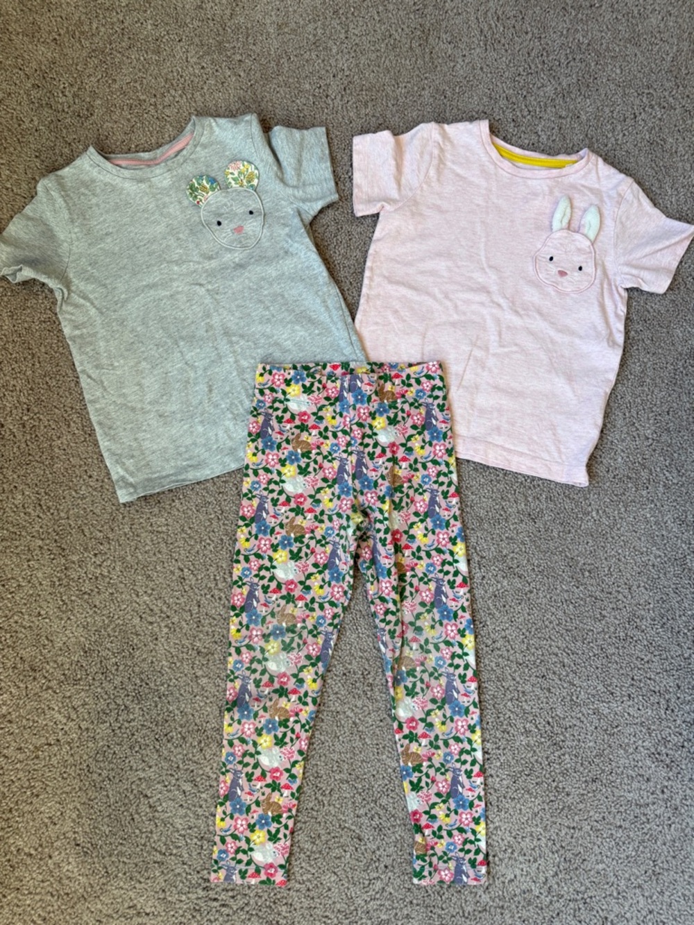 Mini Boden Spring Bundle. Mouse tshirt 5/6. Bunny leggings 5/6. Bunny tshirt 4/5